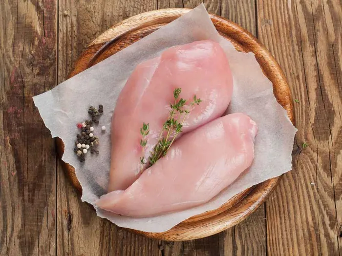 Pechugas de pollo frescas con hierbas