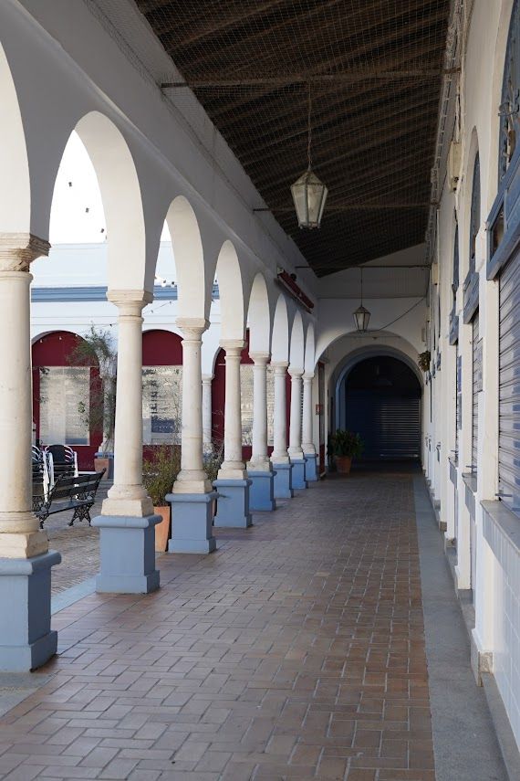 Galería porticada de la Plaza de Abastos de Carmona